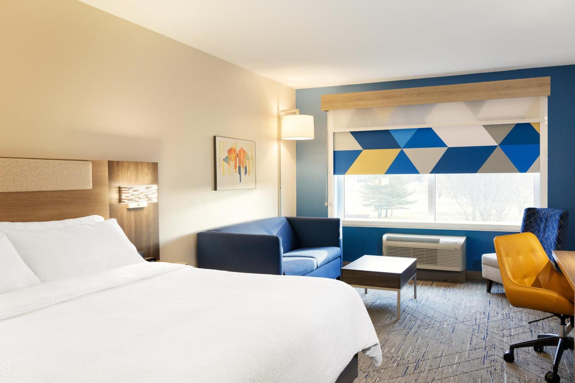 Holiday Inn Express Hotel & Suites Sanford By Ihg Bagian luar foto