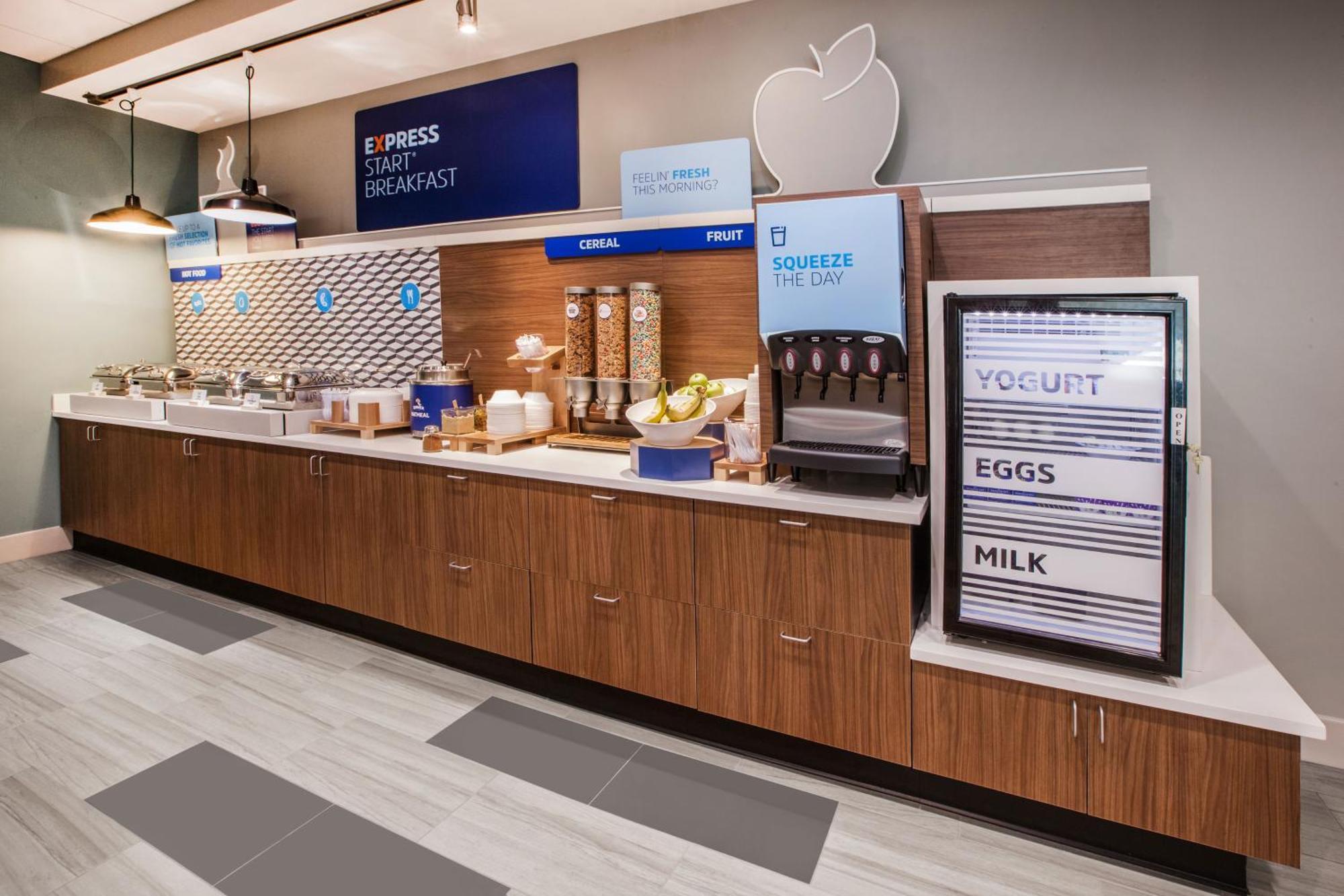 Holiday Inn Express Hotel & Suites Sanford By Ihg Bagian luar foto